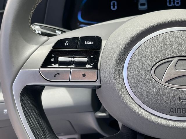 2025 Hyundai Elantra SEL - Photo 16