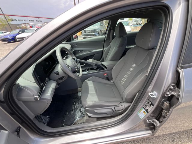 2025 Hyundai Elantra SEL - Photo 10