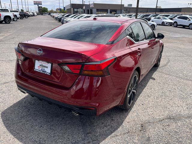2025 Nissan Altima SR - Photo 8
