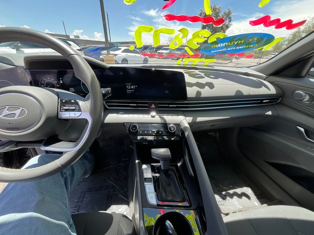 2025 Hyundai Elantra SEL - Photo 19