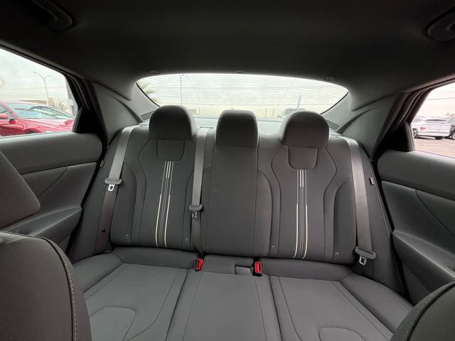 2025 Hyundai Elantra SEL - Photo 23