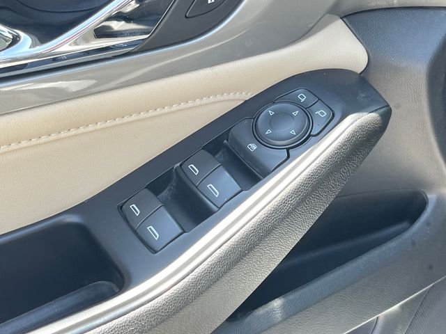 2023 Chevrolet Traverse LS - Photo 12