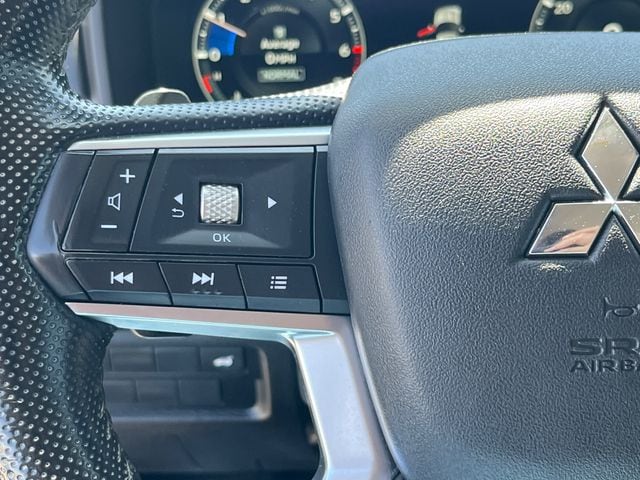 2022 Mitsubishi Outlander SEL - Photo 16