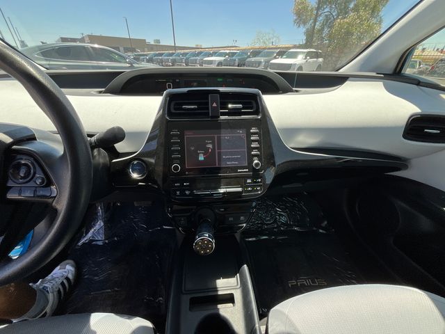 2022 Toyota Prius L Eco - Photo 19
