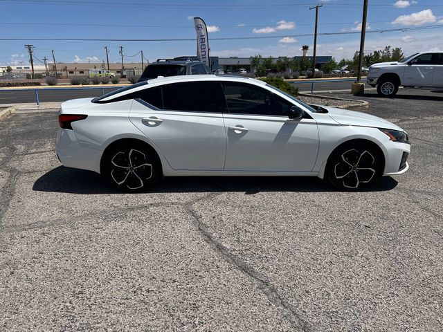 2024 Nissan Altima SR - Photo 9