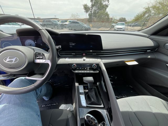 2024 Hyundai Elantra SEL - Photo 19