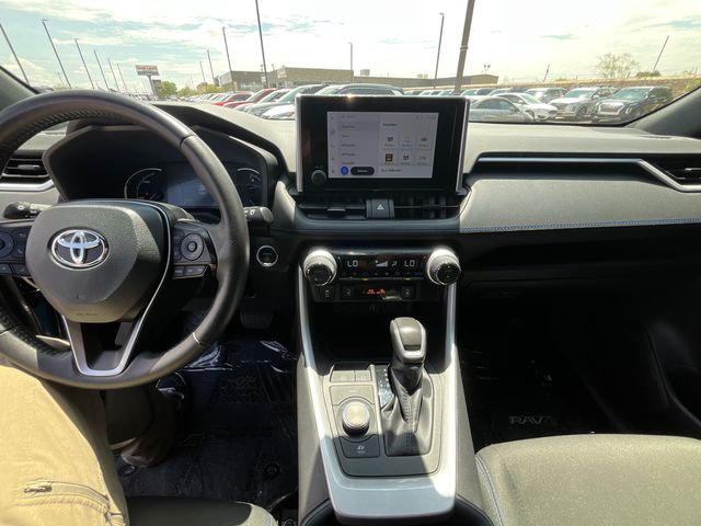 2024 Toyota RAV4 SE - Photo 19