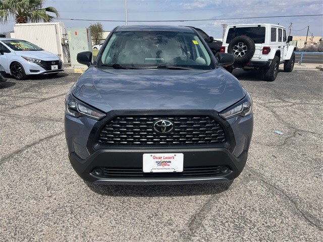 2022 Toyota Corolla Cross L photo 2