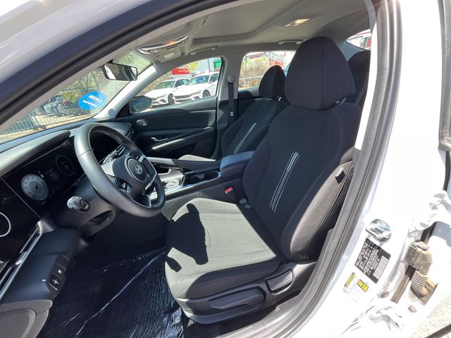 2025 Hyundai Elantra SEL - Photo 10