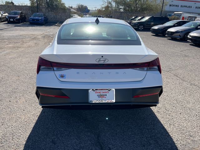 2025 Hyundai Elantra SEL - Photo 7