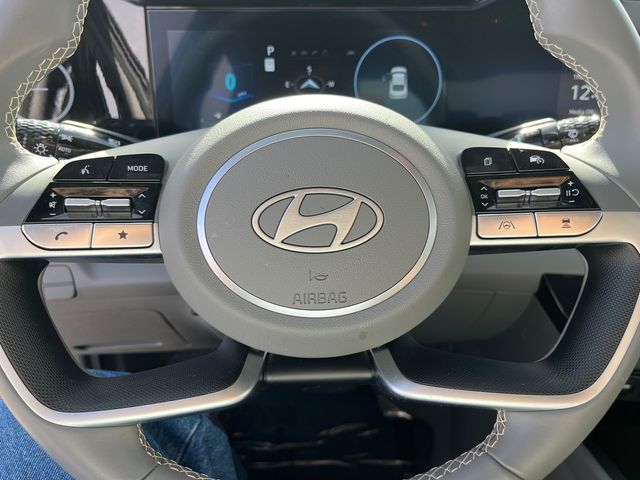 2025 Hyundai Elantra SEL - Photo 15