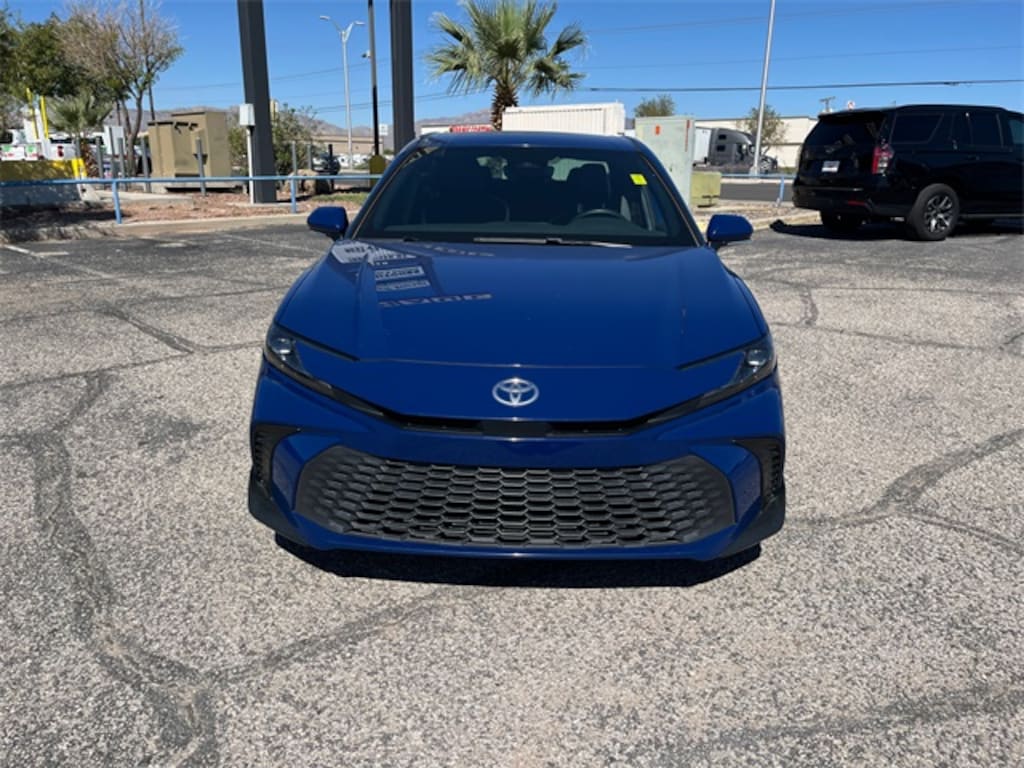 Used 2025 Toyota Camry SE Sedan