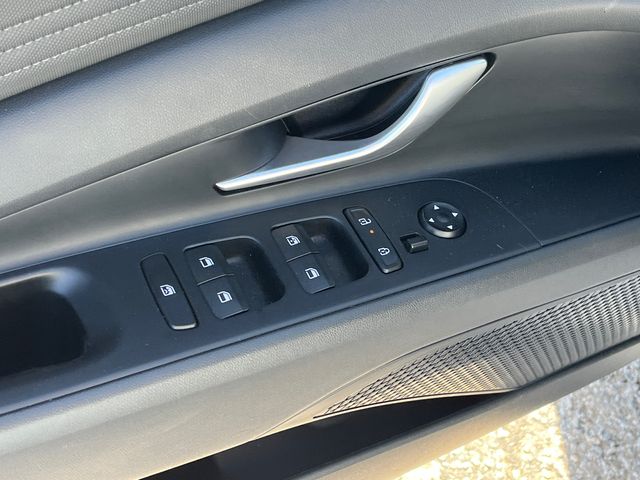 2025 Hyundai Elantra SEL - Photo 12