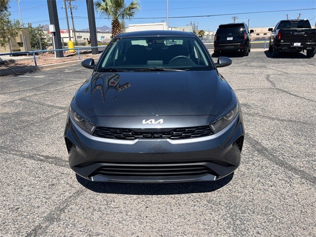 2023 Kia Forte LX photo 2