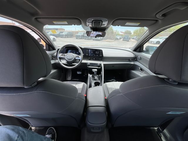 2025 Hyundai Elantra SEL - Photo 25