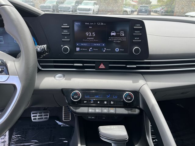2025 Hyundai Elantra SEL - Photo 20