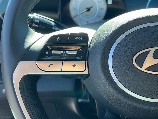 2025 Hyundai Elantra SEL - Photo 16