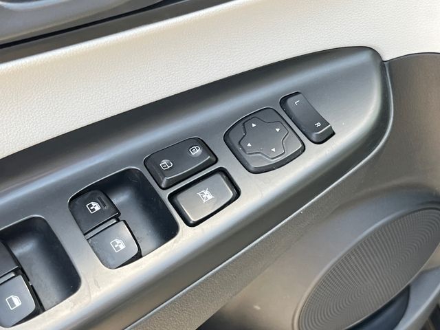 2023 Hyundai Kona SEL - Photo 12