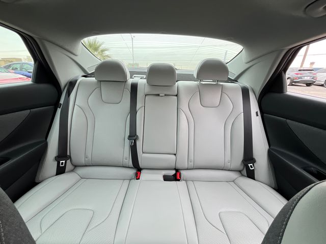 2025 Hyundai Elantra SEL - Photo 23