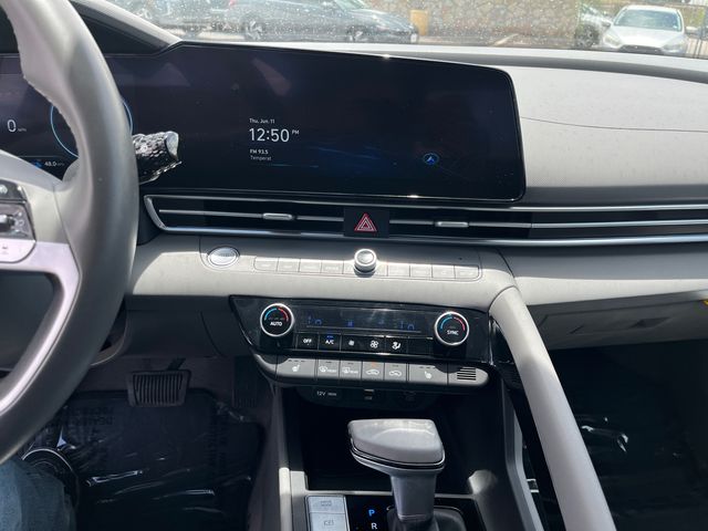 2024 Hyundai Elantra SEL - Photo 20