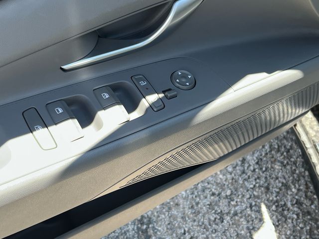 2025 Hyundai Elantra SEL - Photo 12