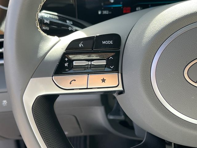 2025 Hyundai Elantra SEL - Photo 16