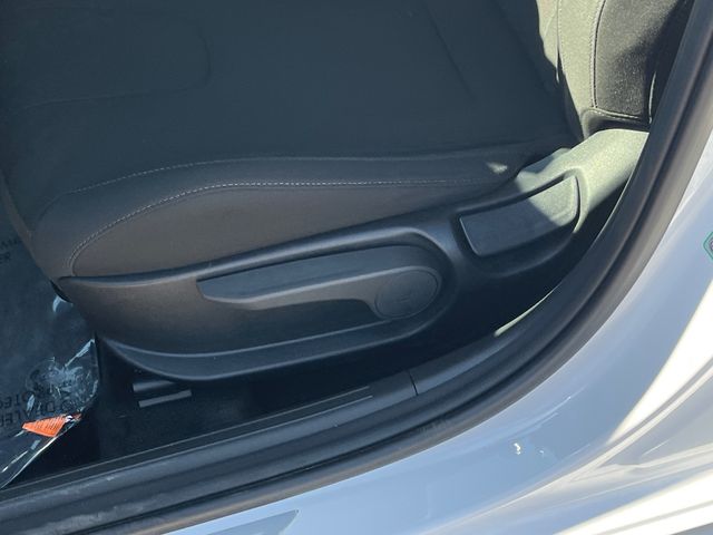2025 Hyundai Elantra SEL - Photo 11