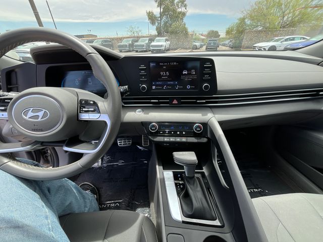 2025 Hyundai Elantra SEL - Photo 19