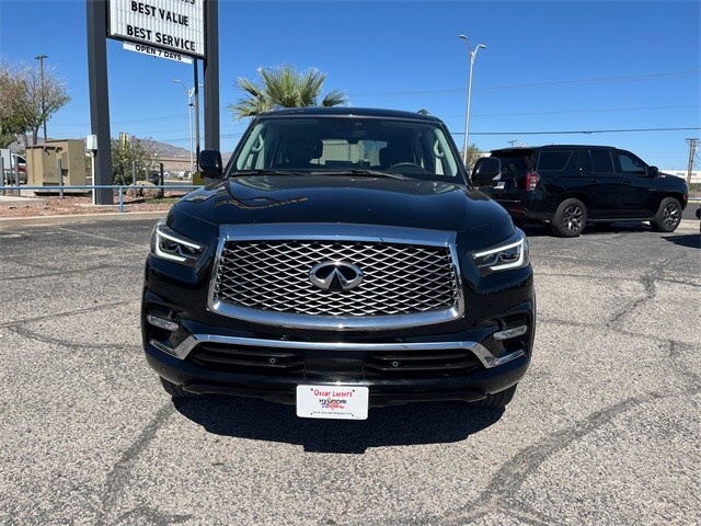2022 Infiniti QX80 Luxe photo 2