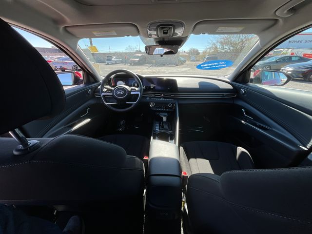 2025 Hyundai Elantra SEL - Photo 25