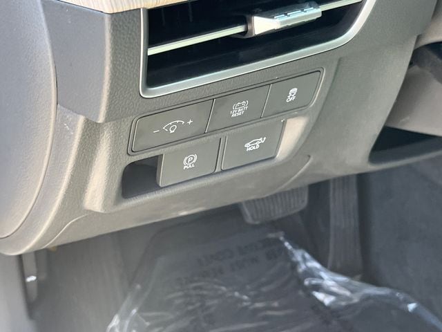 2025 Hyundai Sonata Hybrid Limited - Photo 13