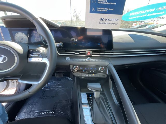 2025 Hyundai Elantra SEL - Photo 19