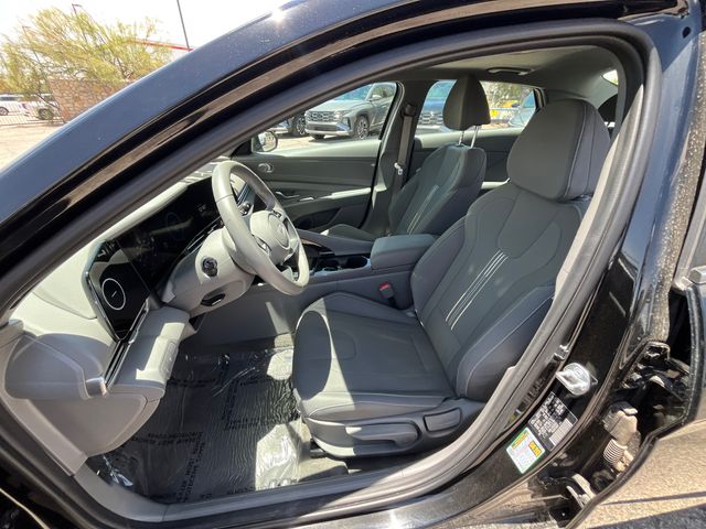 2025 Hyundai Elantra SEL - Photo 10