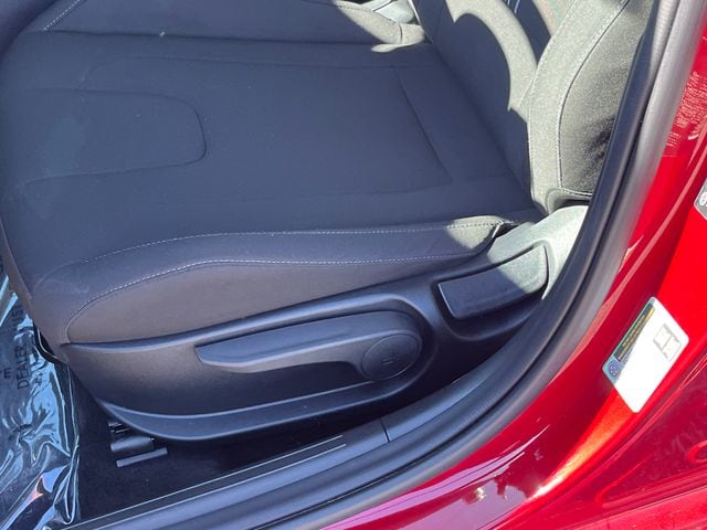 2025 Hyundai Elantra SEL - Photo 11