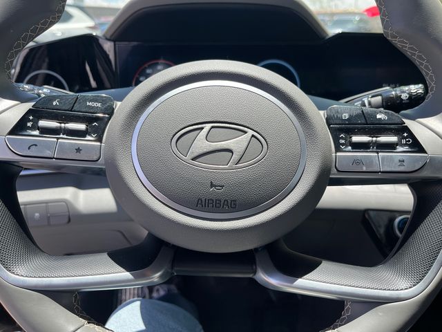 2025 Hyundai Elantra SEL - Photo 15