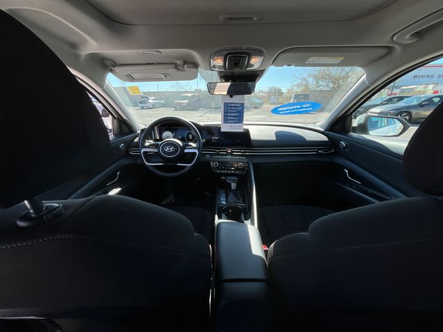 2025 Hyundai Elantra SEL - Photo 25