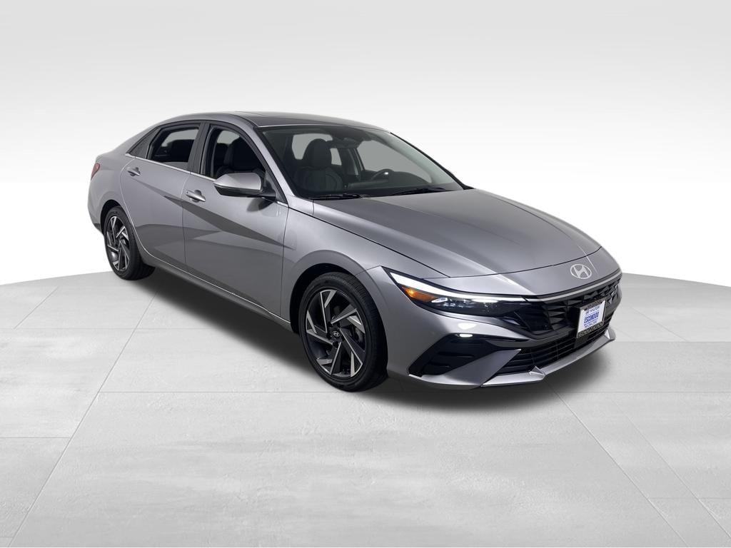 2026 Hyundai Elantra Limited - Photo 7