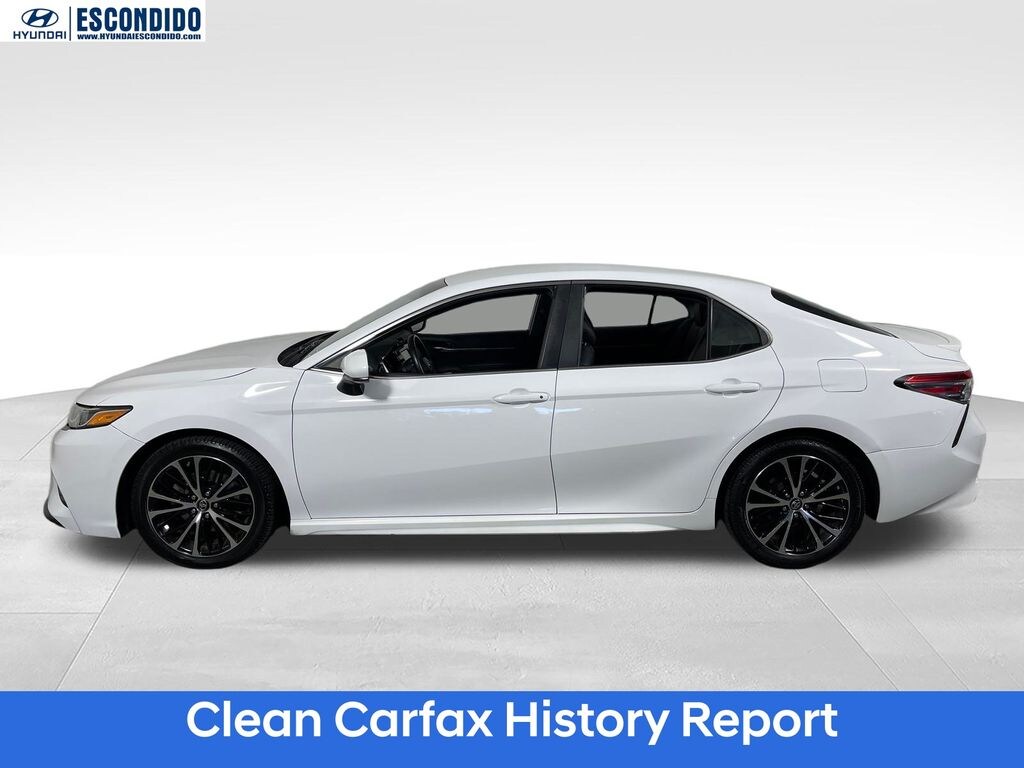 Used 2018 Toyota Camry SE Sedan