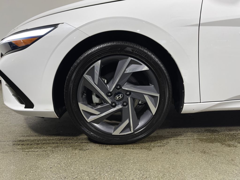 2025 Hyundai Elantra SEL - Photo 11