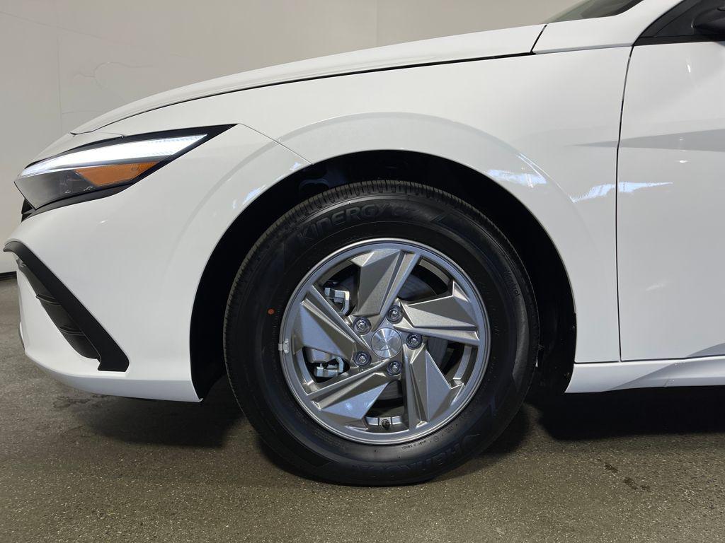 2026 Hyundai Elantra SE - Photo 11