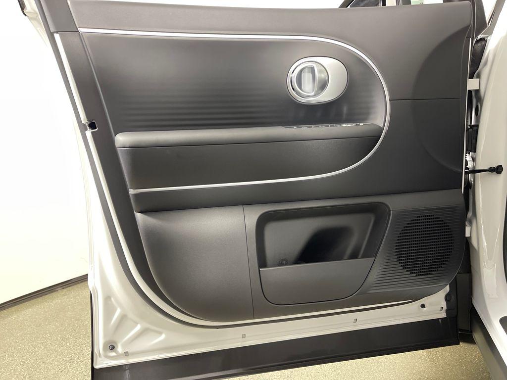 2026 Hyundai IONIQ 9 SE - Photo 19