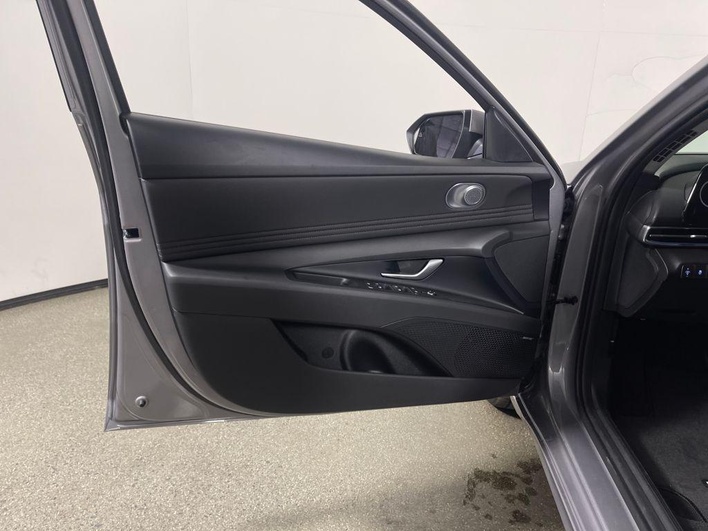 2026 Hyundai Elantra Limited - Photo 19