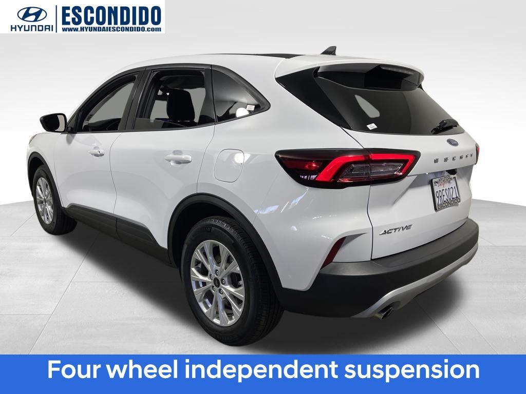 2025 Ford Escape Active photo 2