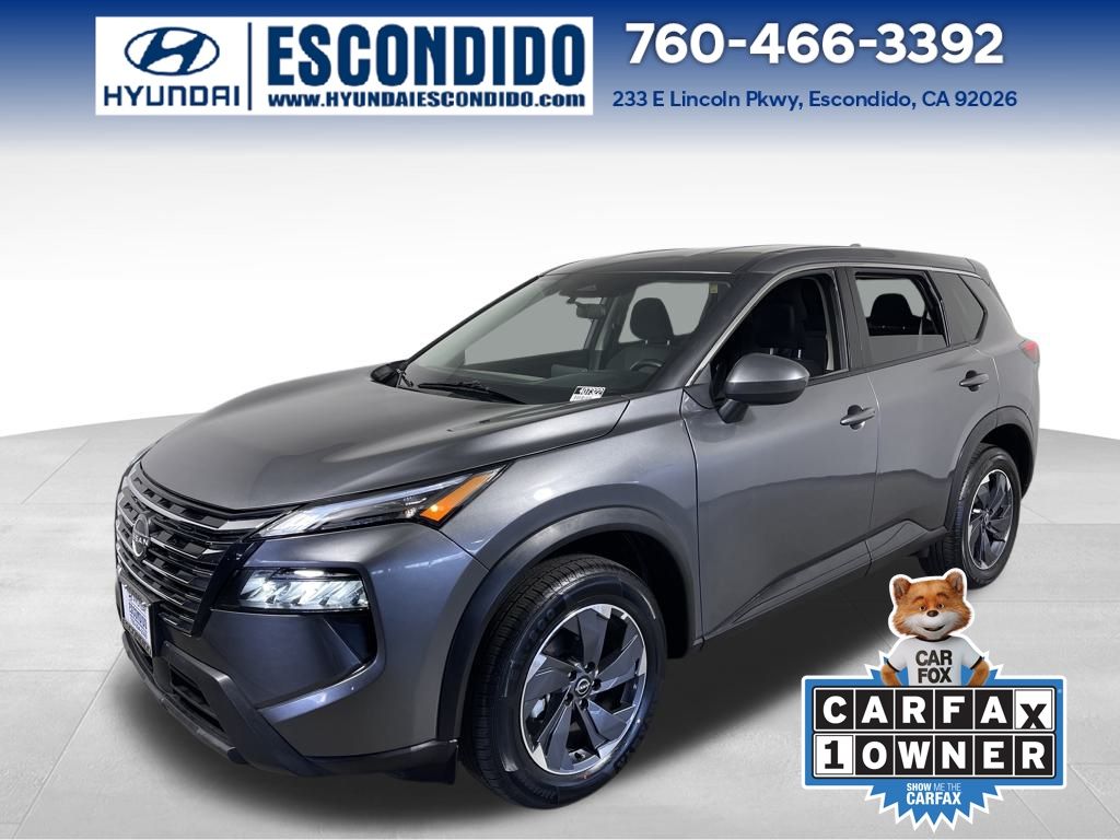 2025 Nissan Rogue SV's photo