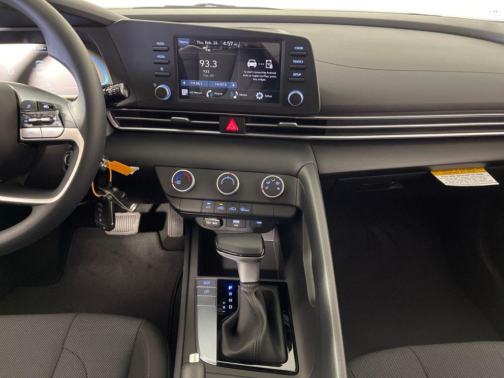 2026 Hyundai Elantra SE - Photo 16