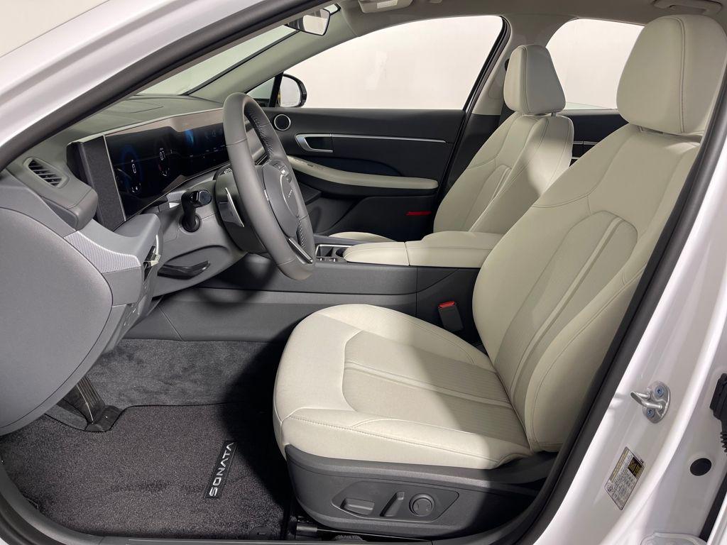 2026 Hyundai Sonata SEL - Photo 12