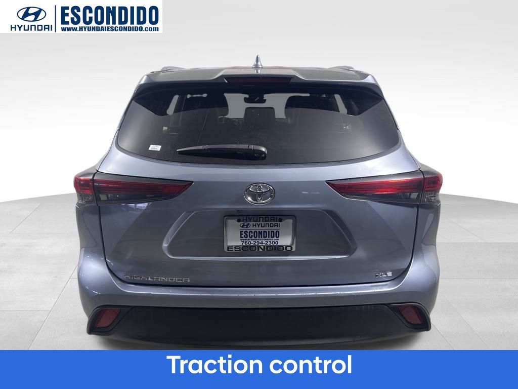 2023 Toyota Highlander XLE photo 2