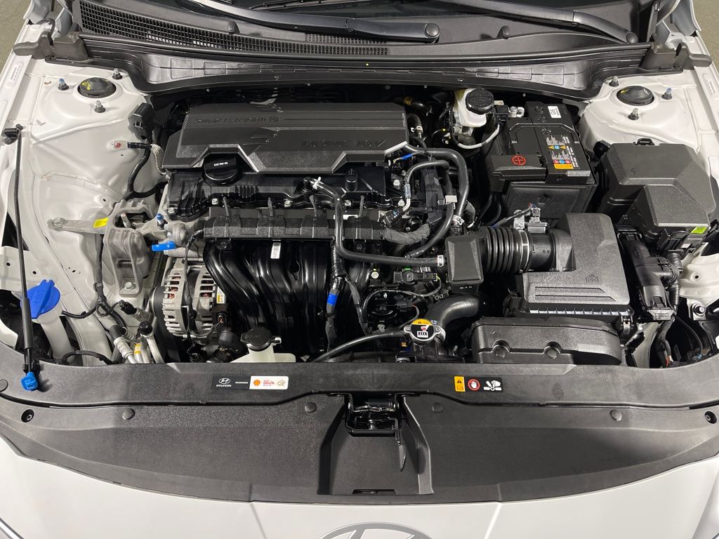 2025 Hyundai Elantra SEL - Photo 9