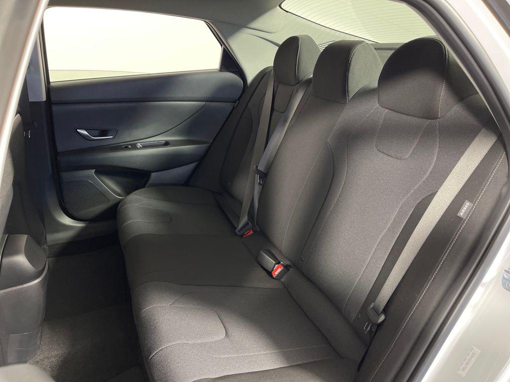 2026 Hyundai Elantra SE - Photo 13