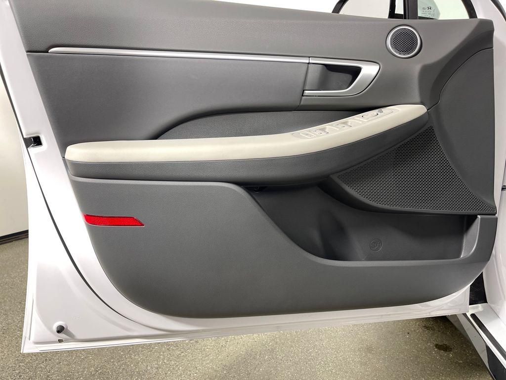 2026 Hyundai Sonata SEL - Photo 19